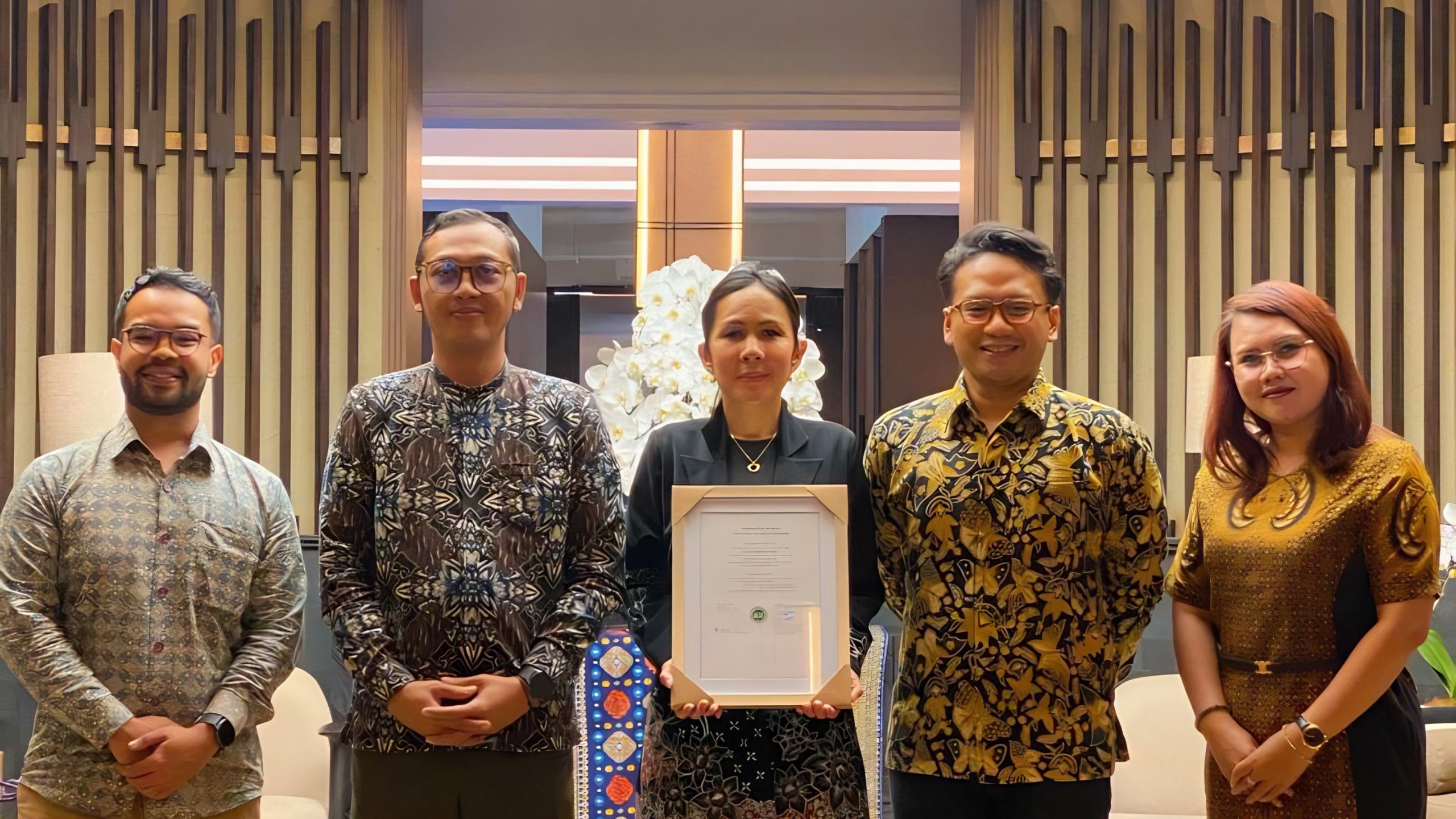 Serah Terima Sertifikat Zero Waste to Landfill kepada Indonesia Tourism Development Corporation (ITDC)